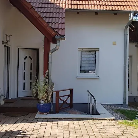 Pool & Lake Holiday Home Markkleeberg Esterno foto