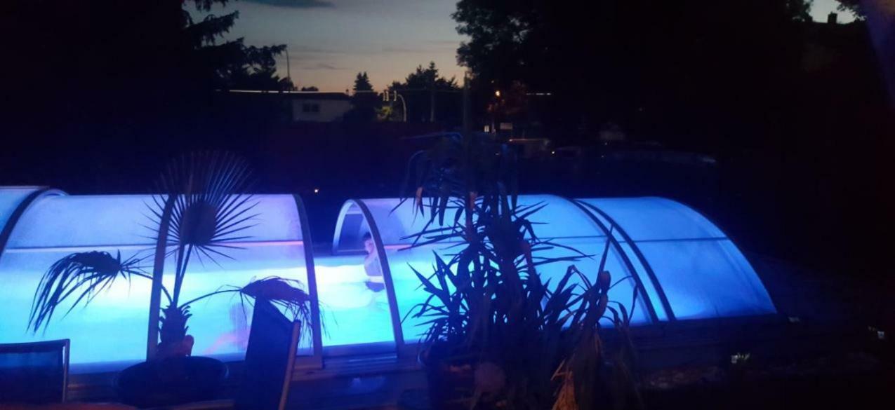 Pool & Ferienhaus *